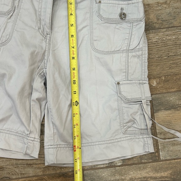 White House Black Market Womens Size 4 Bermuda Shorts Double Front Button - Picture 6 of 9